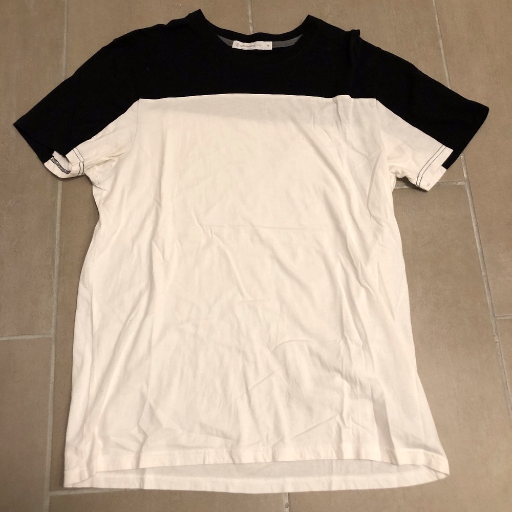 Alternative Black/white T shirt
